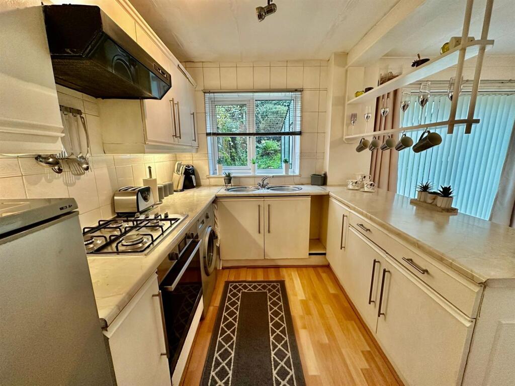 WhatsApp Image 2025-11-14 at 12.13.57_c24a8939.jpg