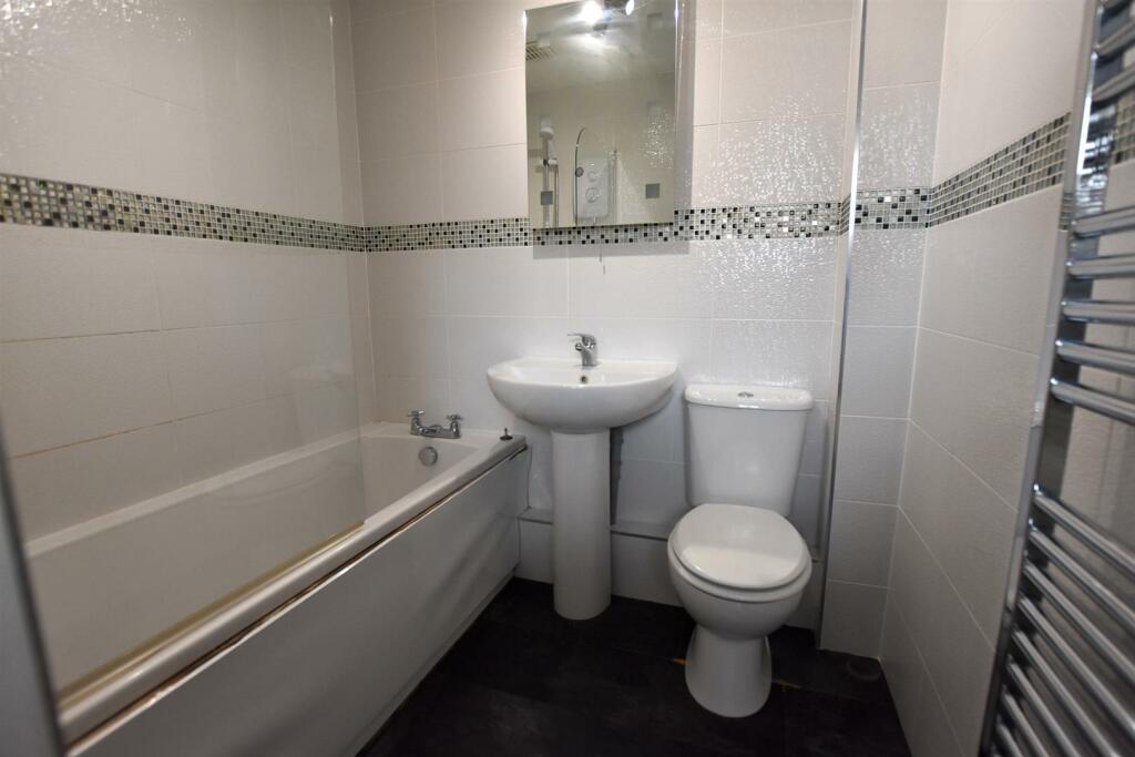 BATHROOM WITH SHOWER OVR