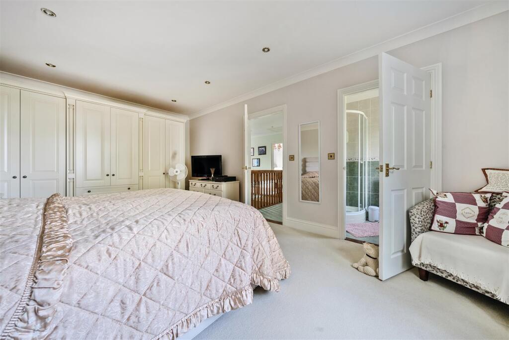 2nd view MASTER BEDROOM.jpg