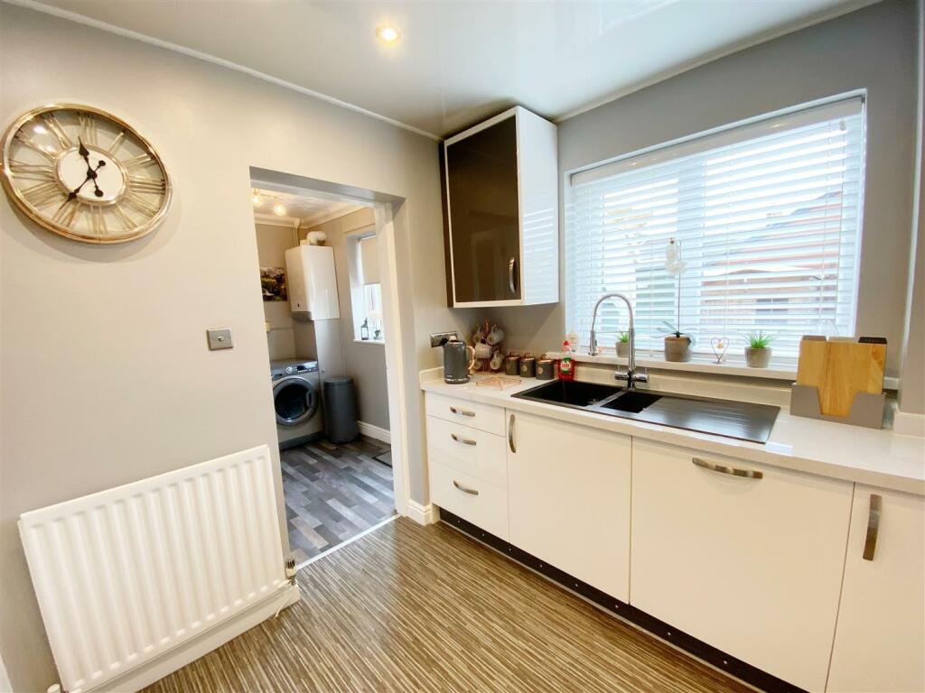 Kitchen pic 5.jpg
