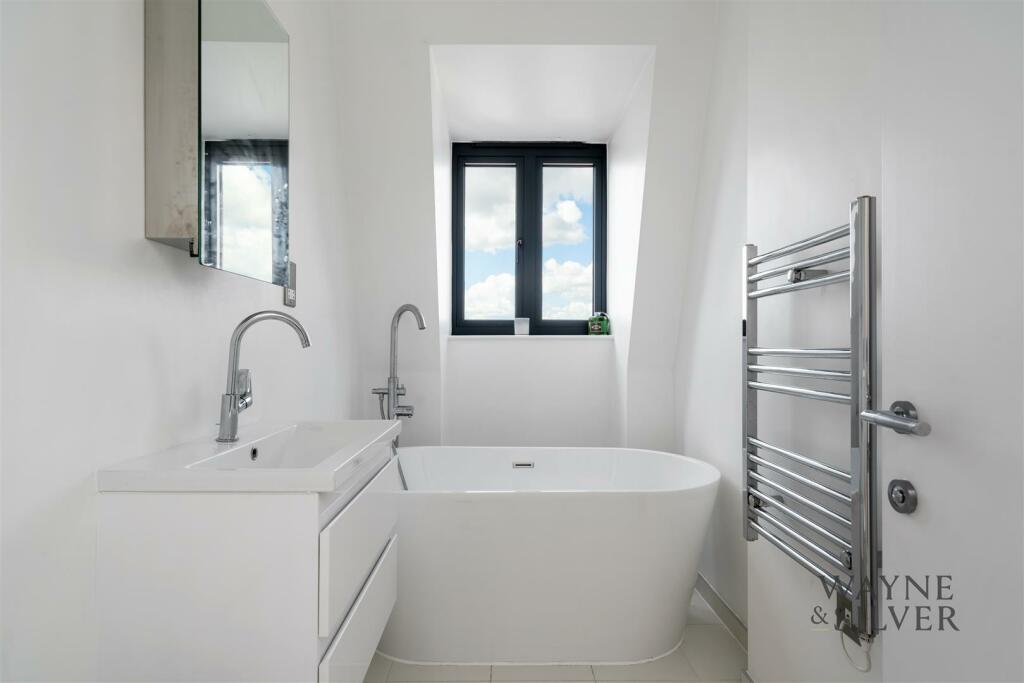 Flat 7, Frognal Court NW3 5HG-6.jpg