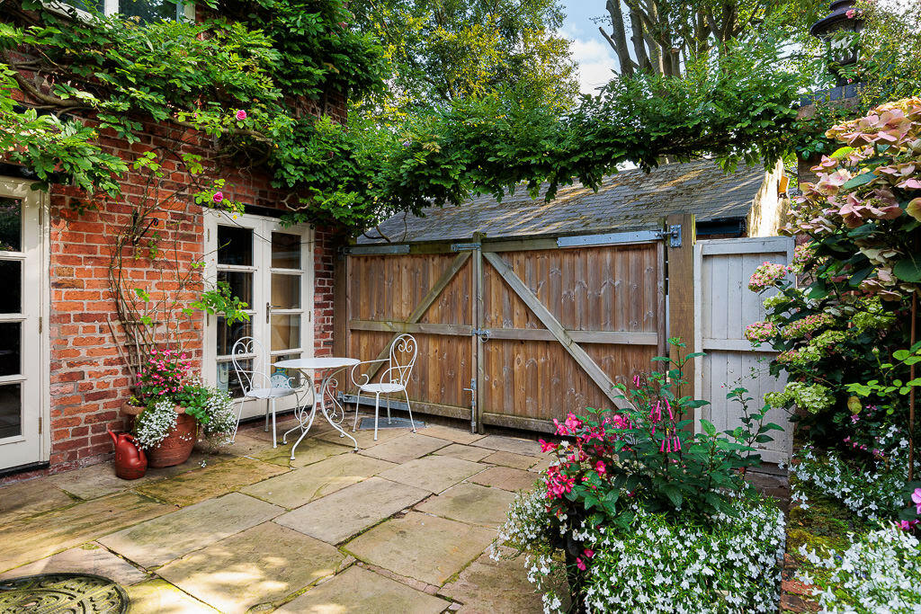 heyeswood_stables...