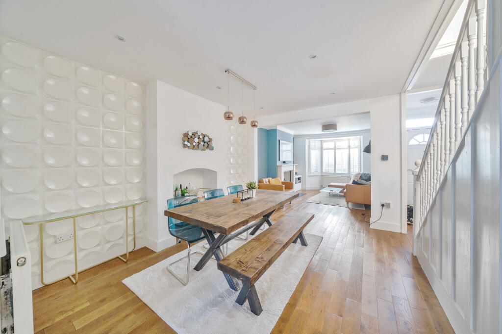 Open-Plan Dining/Sitting Area