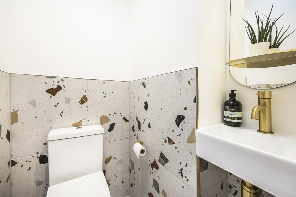 31   Colomb Stree...