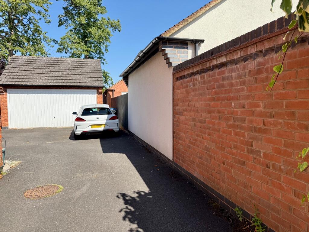 Garage/Parking 