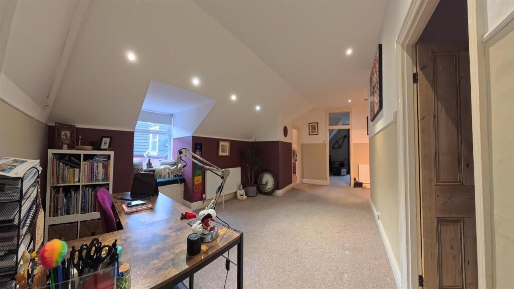 Reception/landing area