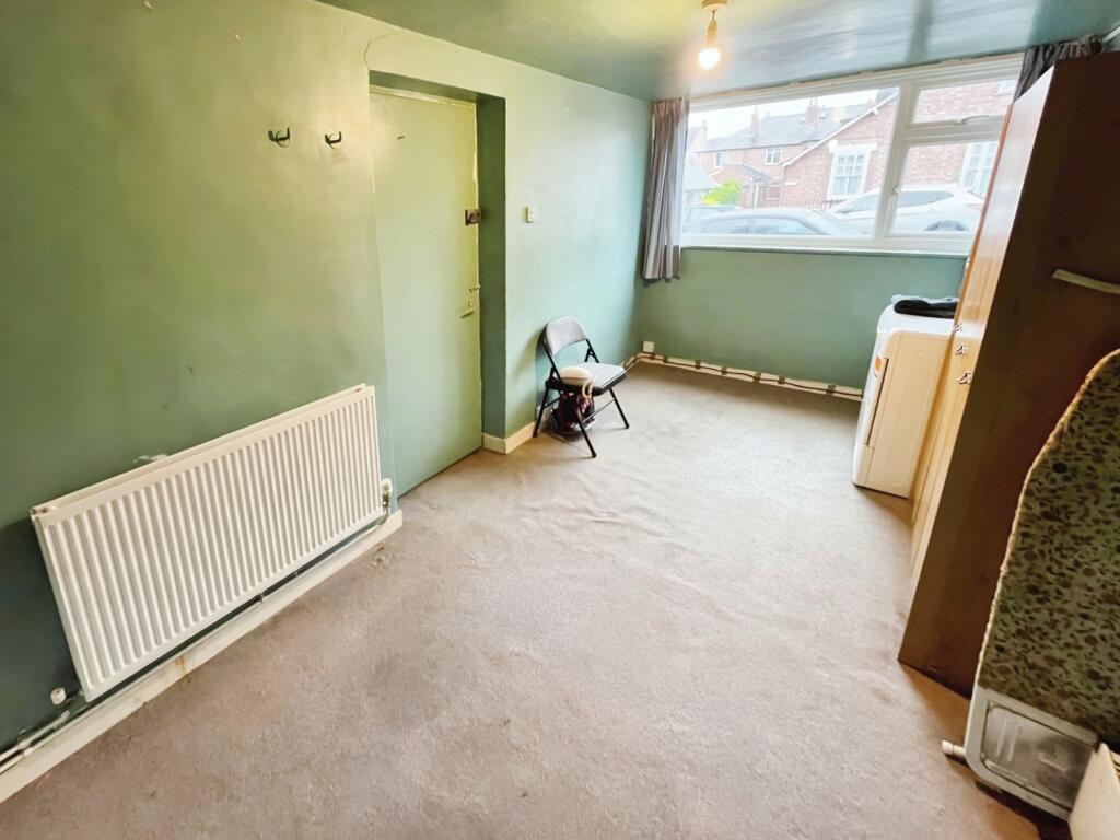 Lounge/Bedroom 5