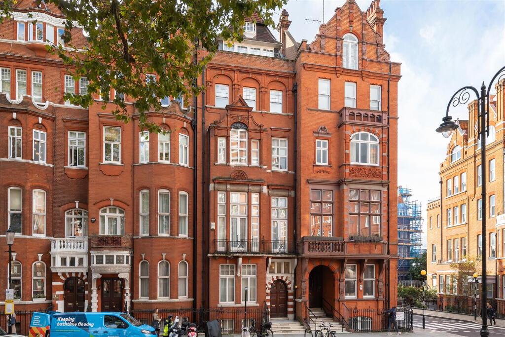 Flat 4, 55 Cadogan Gardens Hi-15.jpg