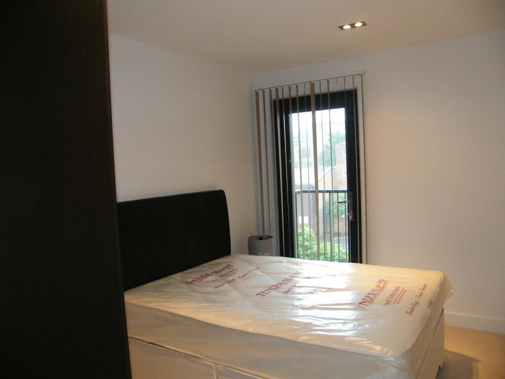 2007_0930HUB2bed0007.JPG