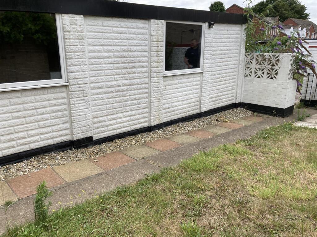Rear Garden 1.jpg