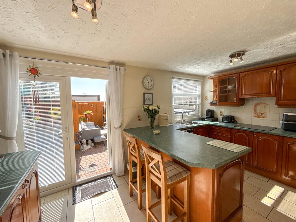 Breakfasting Kitchen