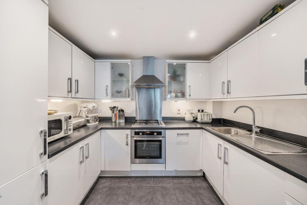 1334910-1-6894cbf...