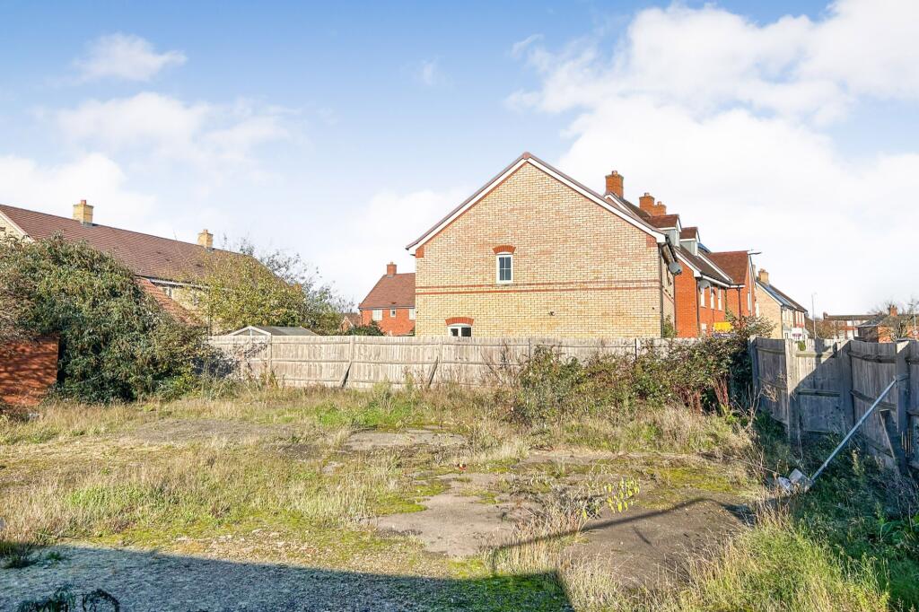 Land opposite Stotfold Library, Valerian Way, Stotfold, SG5 4NL