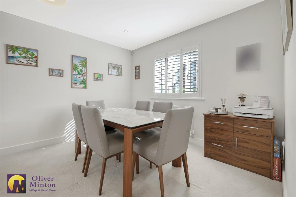LOUNGE / DINER