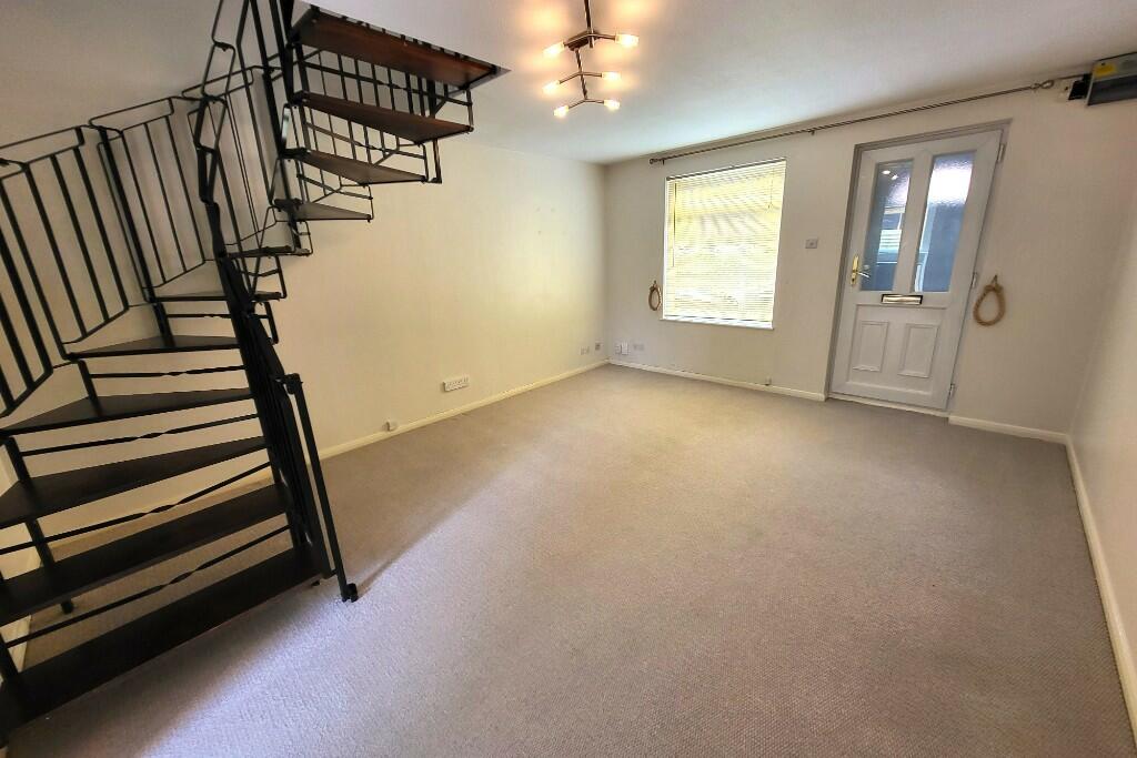 16' Sitting Room 