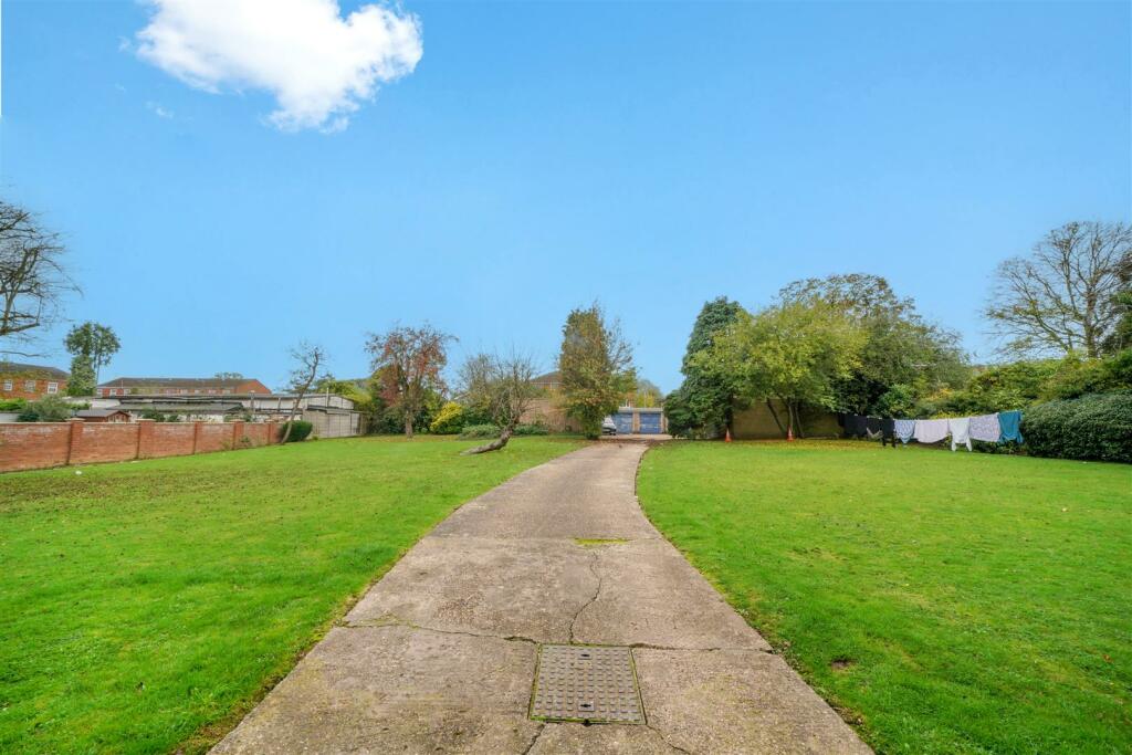 9 Circle Court, Harrowdene Road - kLtsCJZnBUwlKNvC