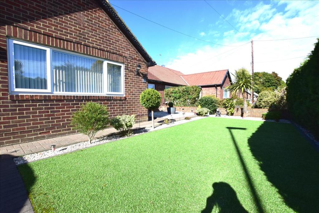 FRONT GARDEN