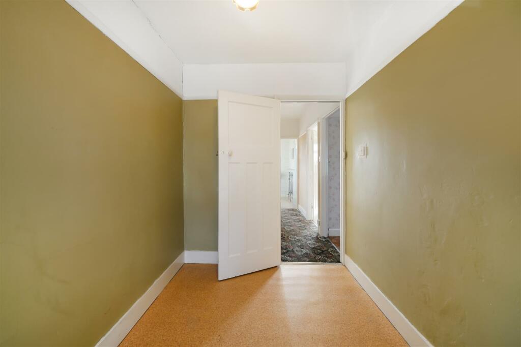 13 East Court - Vs59U7cg7xuemEoU8xAY.jpg