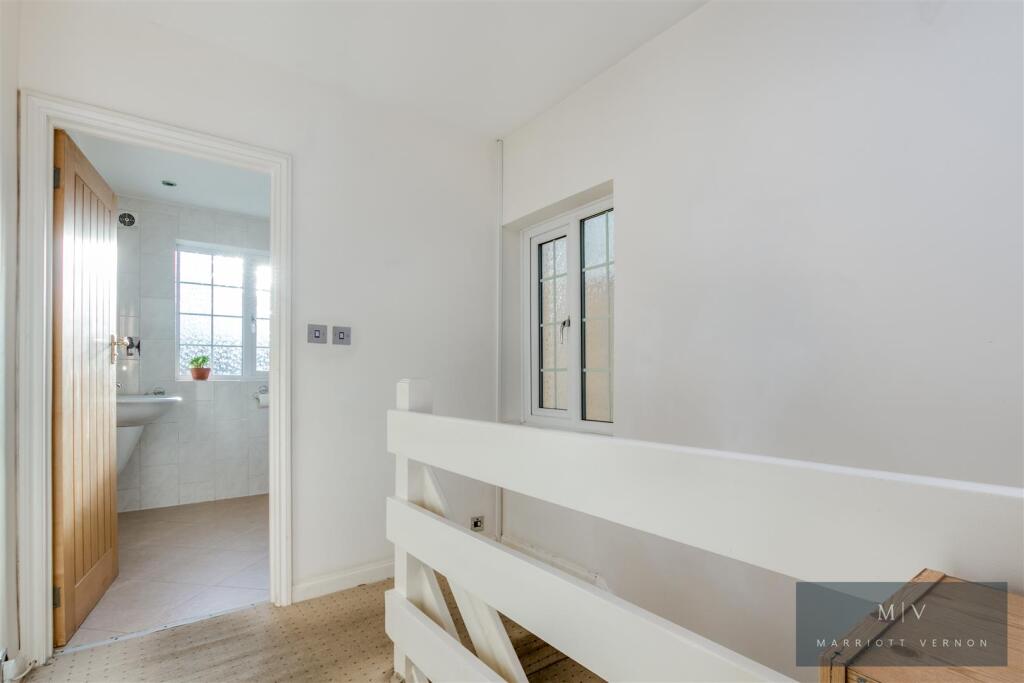 Lower Addiscombe Road 160B MV-17.jpg