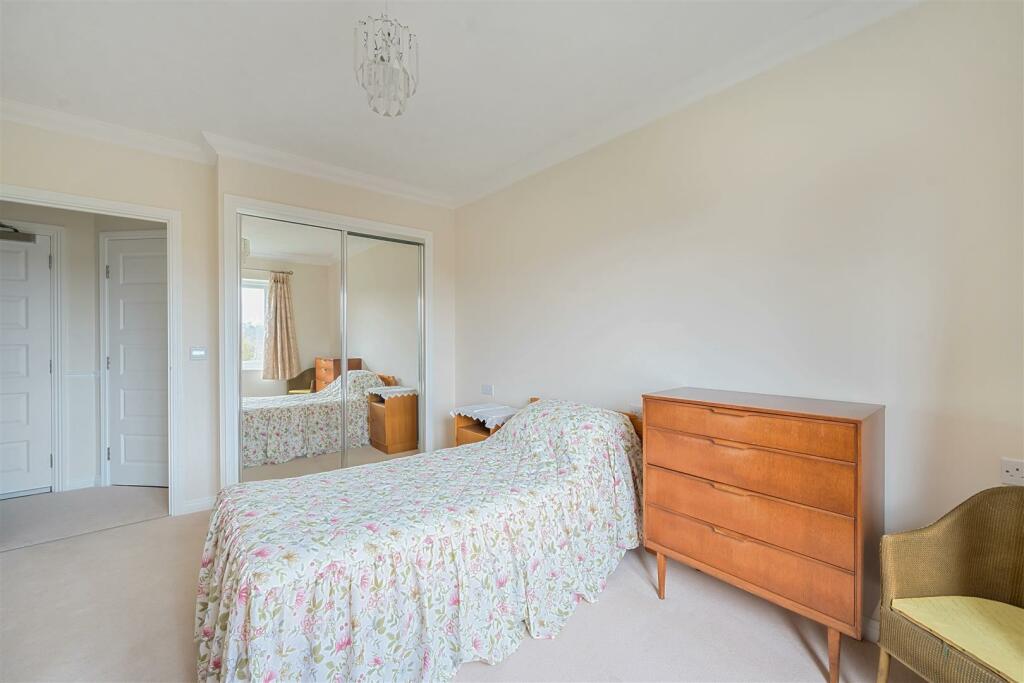 Bedroom (2).jpg