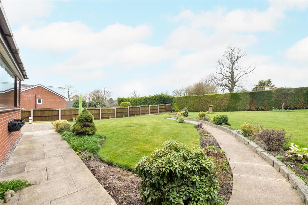 47 Rose Tree Lane, Newhall