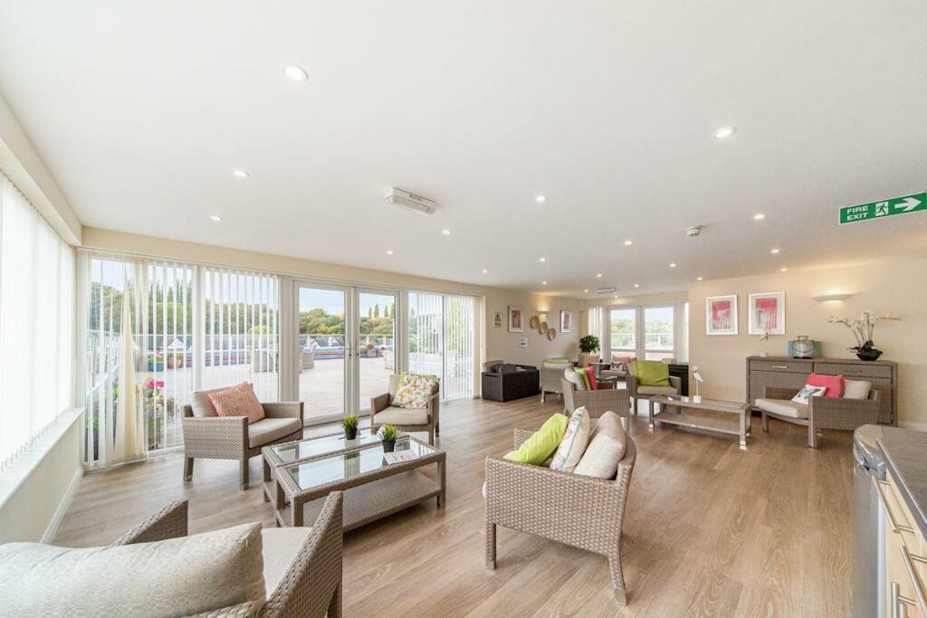 e7741af0-e33a-4599-82b1-afc3b159bc3dSN - 12 MARBUR