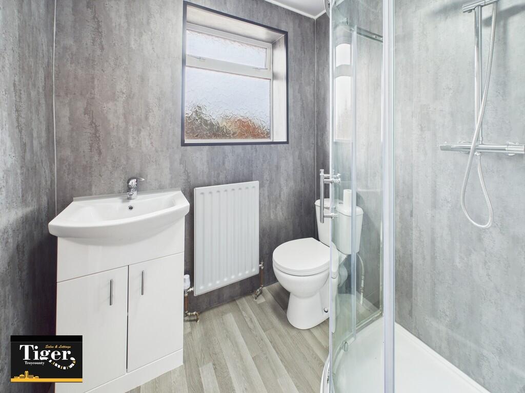 CAM02176G0-PR0527...