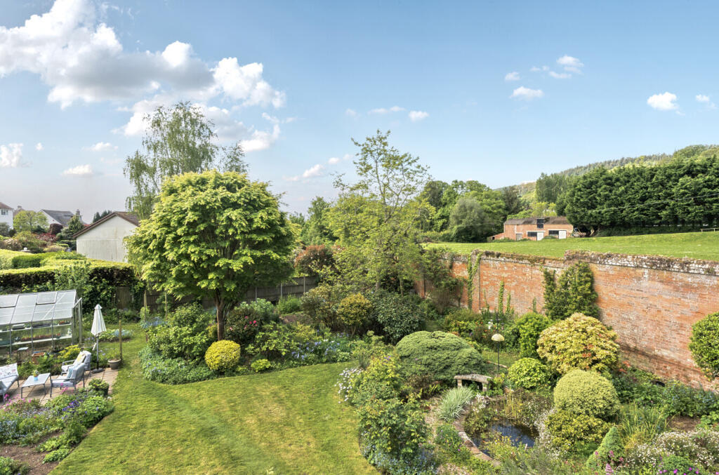 24-6819e7d4124fd-...