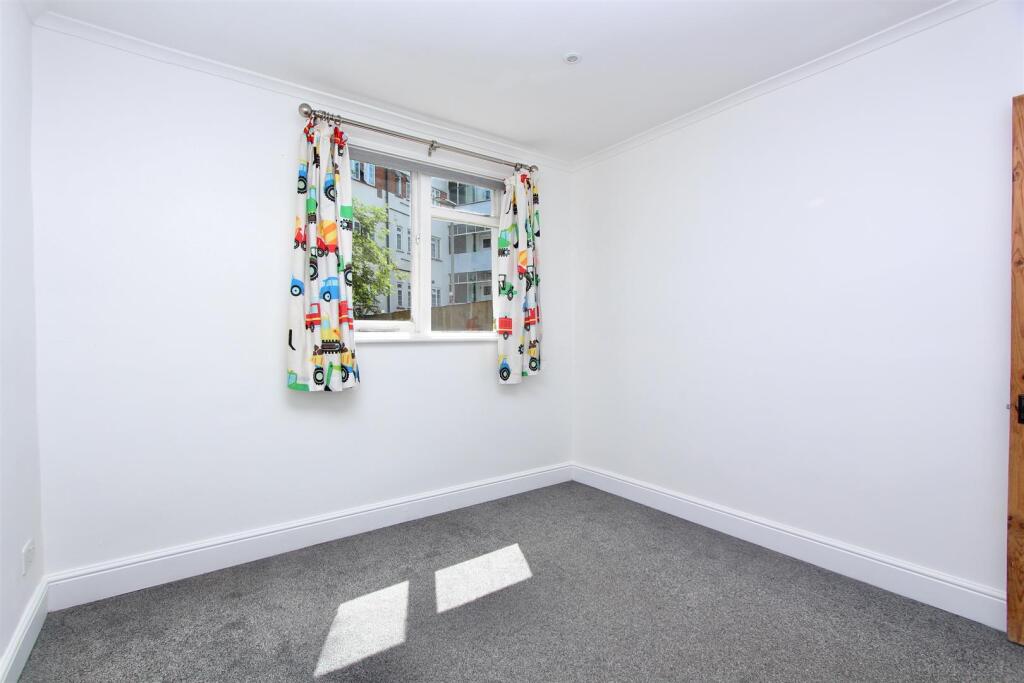 St. Margaret's Avenue, N15