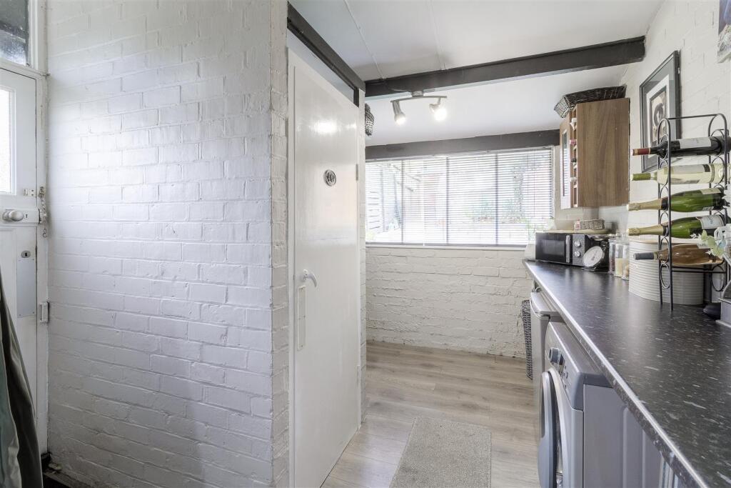 Utility Area &amp; WC