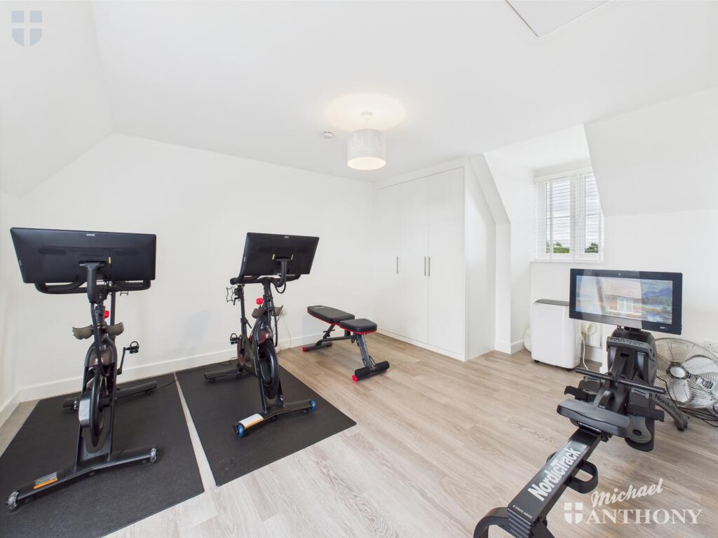 CAM03852G0-PR0297-STILL004