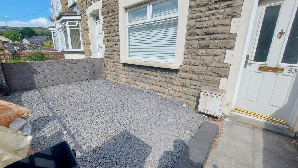 Front Forecourt