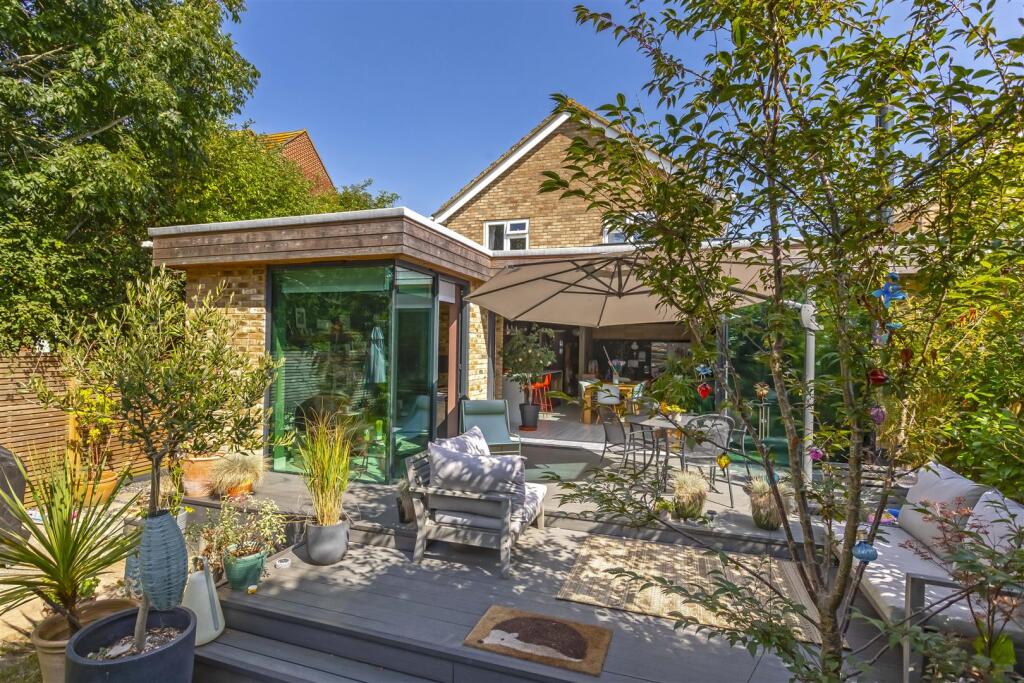 3 Ryecroft Gardens_14.JPG