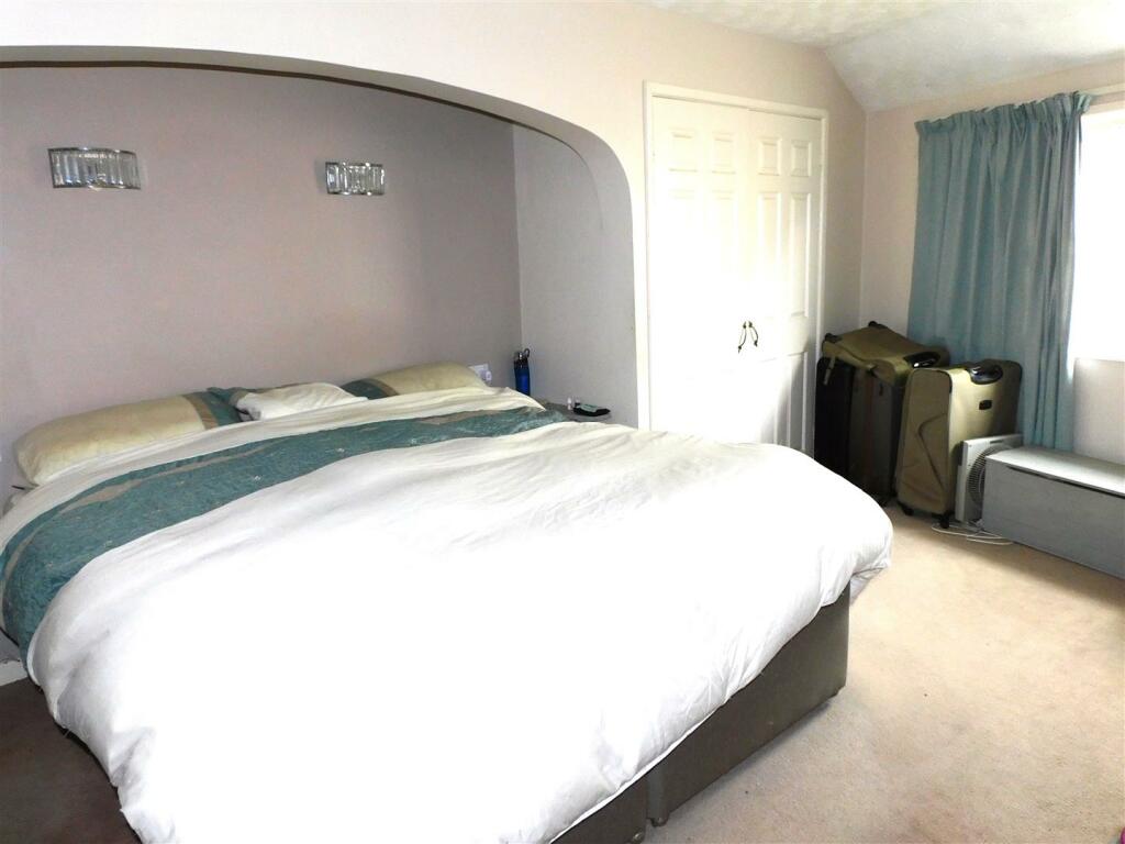 mar place bed.JPG