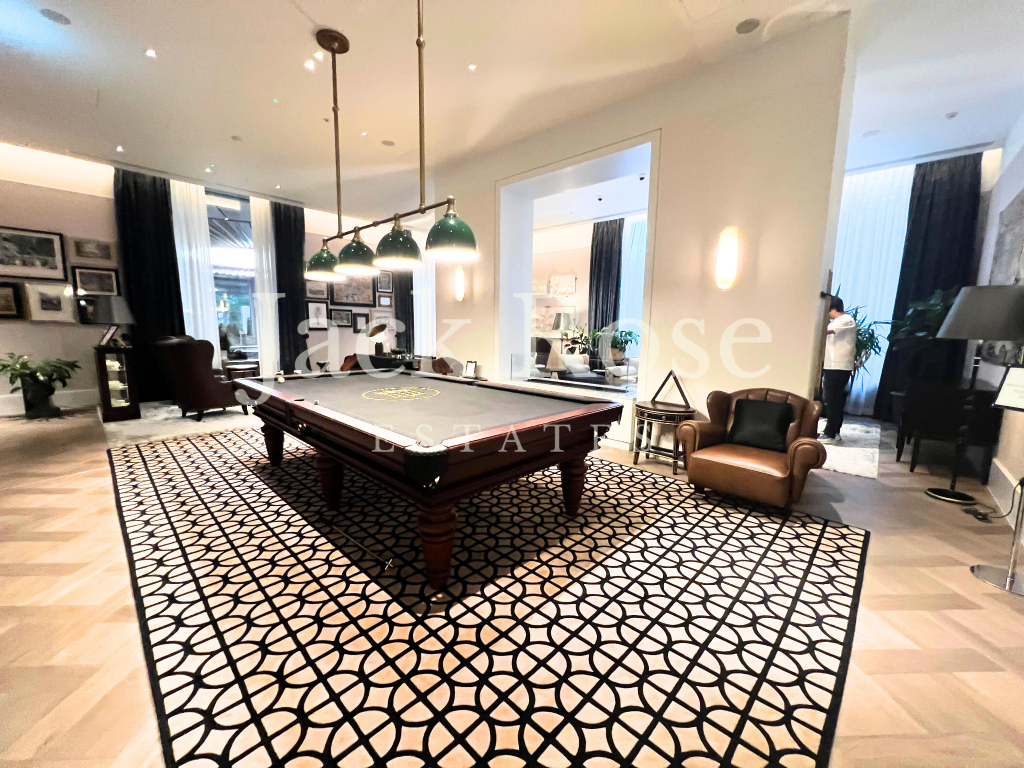 Residents Bar
