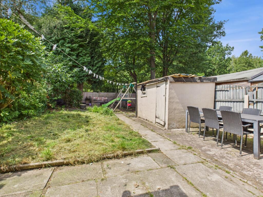 CAM03729G0-PR0093-STILL013