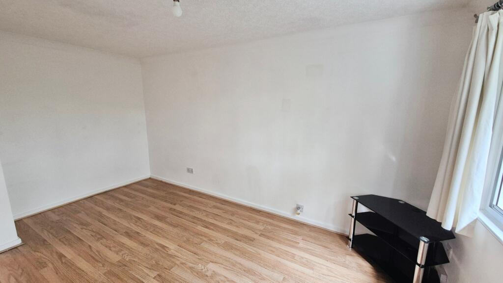 pbox-bedroom-346370.jpg