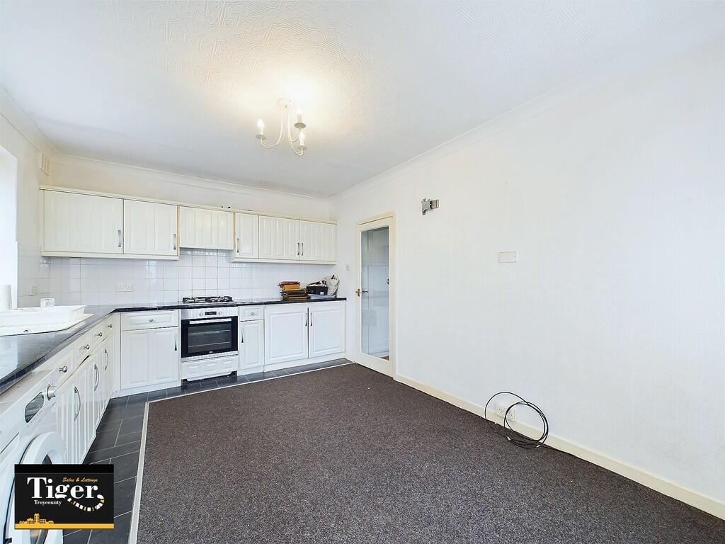 CAM02176G0-PR0356...