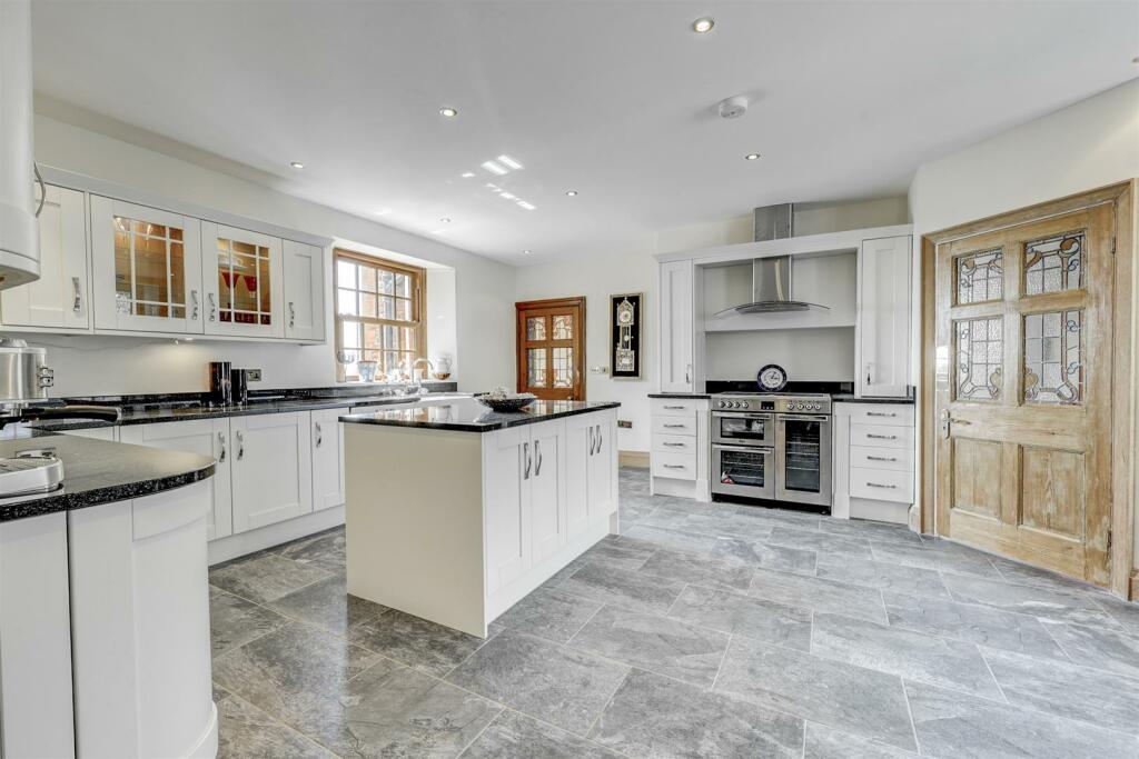 Watch Cross Kitchen