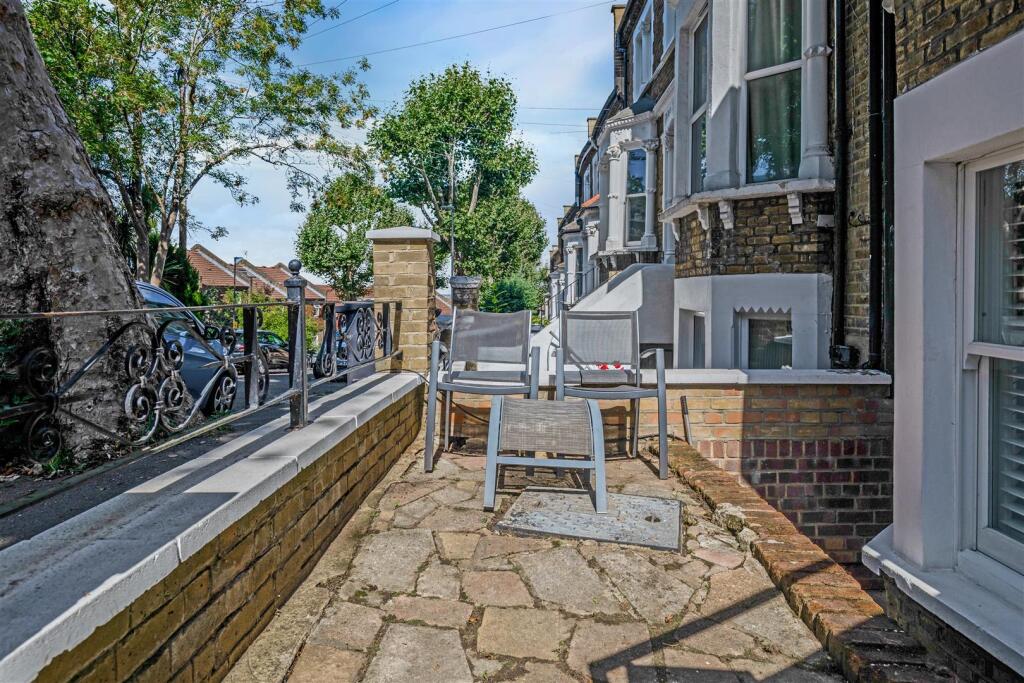 11-310284188-PED CP-JJ-Becondale Rd-3.jpg