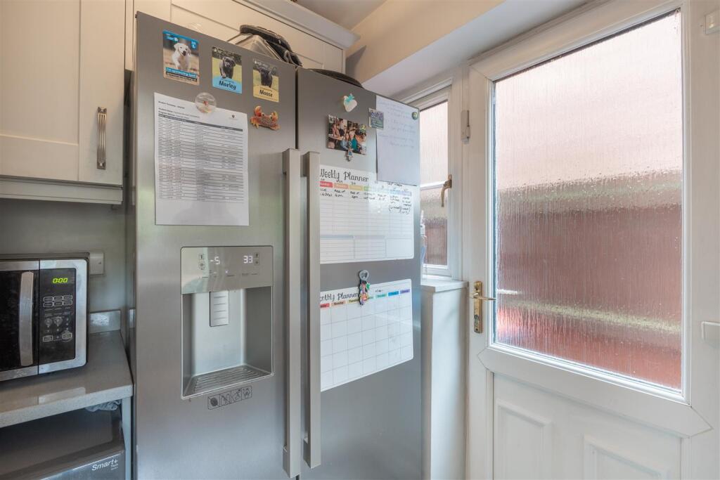 5 Abbots Mere Close-12.jpg