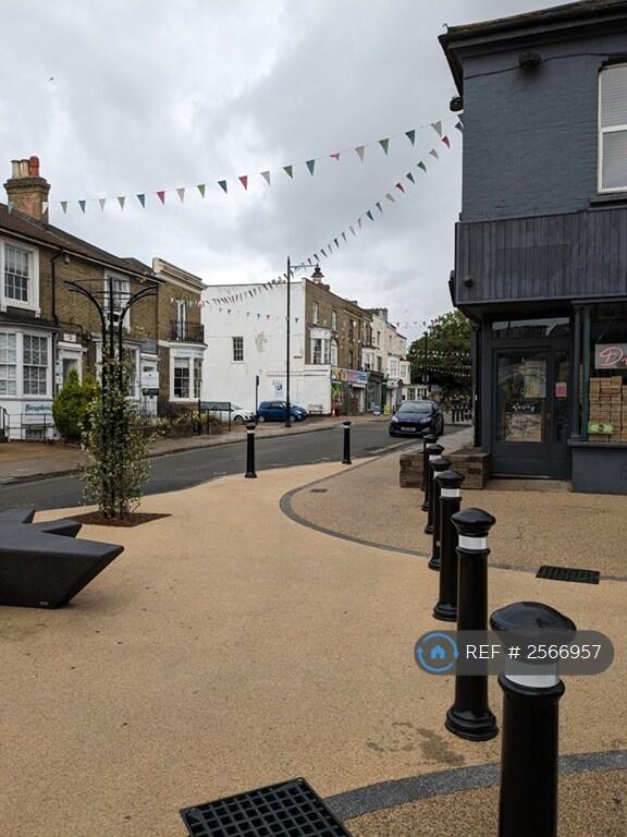 Village Atmosphere Bedford Place