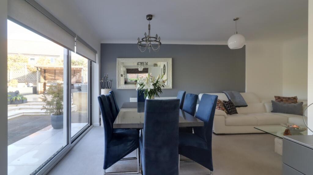 11. Dining Room 3