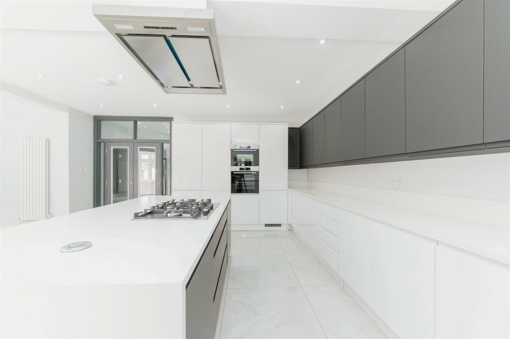KITCHEN BACK.jpg