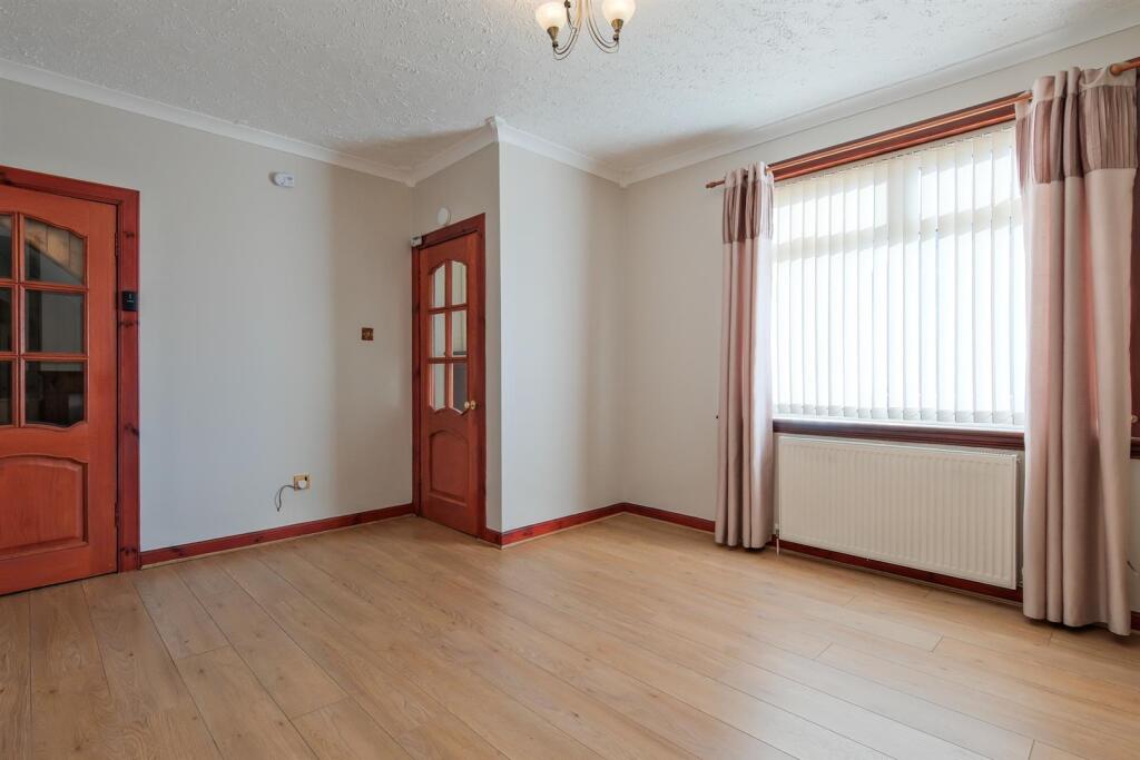 013-11 Hillhead Crescent Motherwell ML1 4AE.jpg