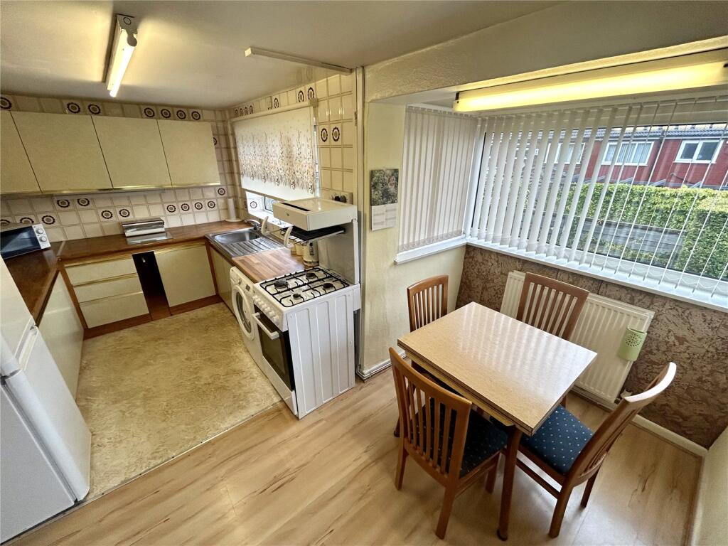 Kitchen/ Dining Area