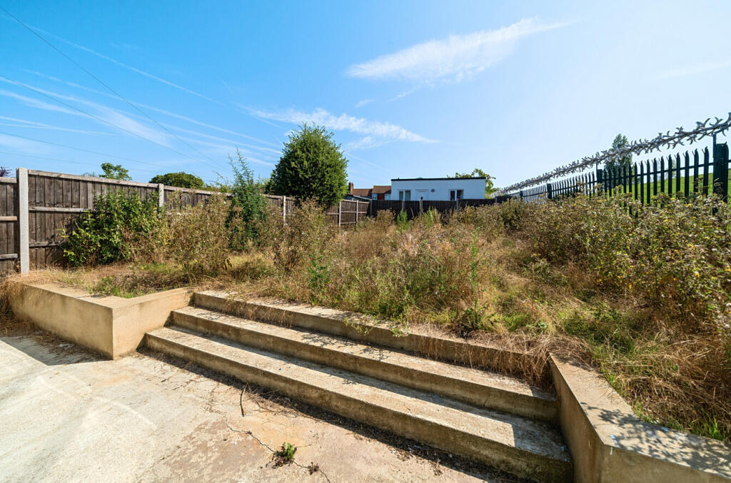 1336856-23-689b40...