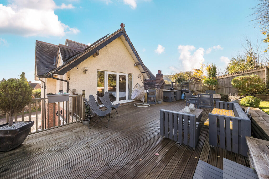 1370321-6-68fb6e1...