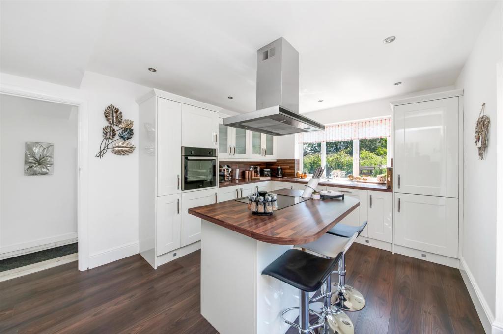 BREAKFAST KITCHEN