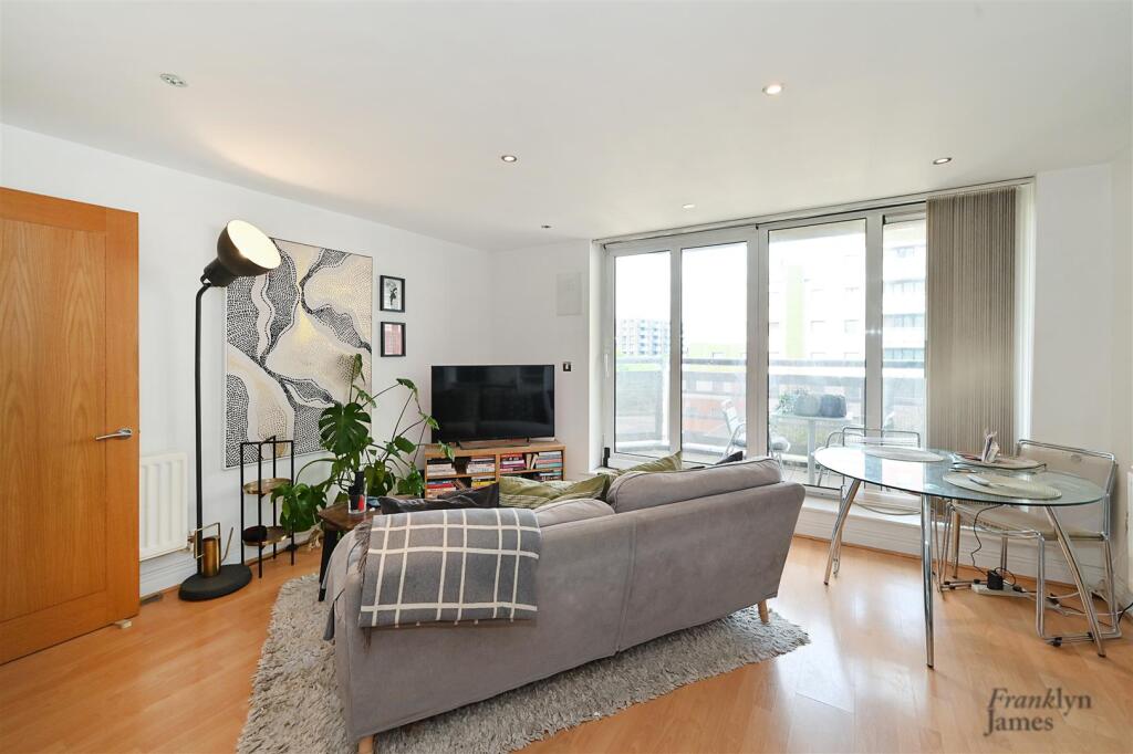 Wards-Wharf-Approach (7).JPG